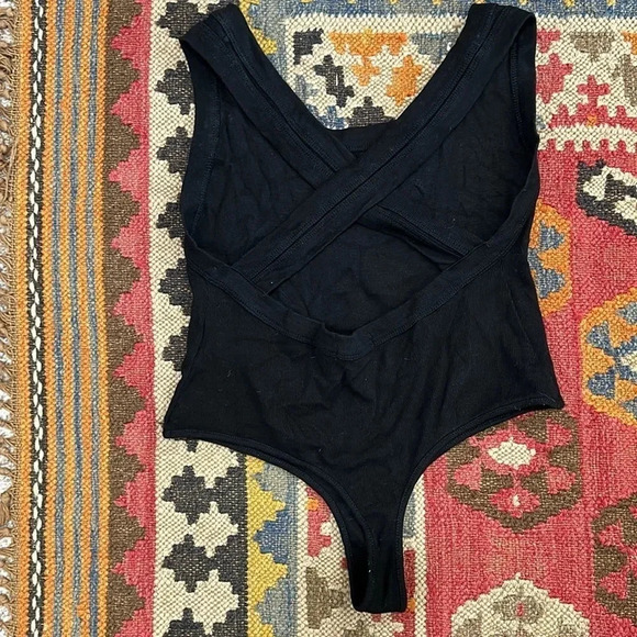 💚 Low back bodysuit - Picture 2 of 3